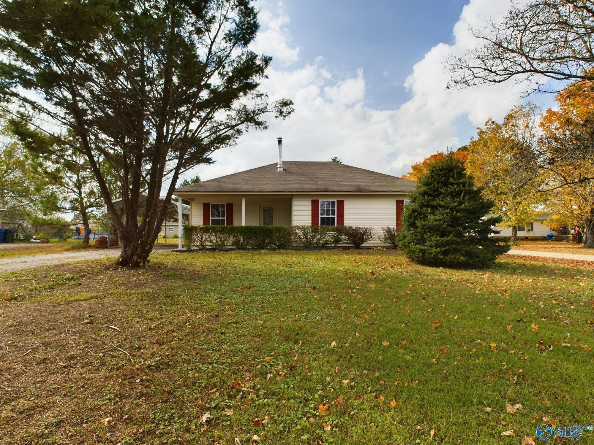 1510 Carter Grove Road, Hazel Green, Alabama image 1