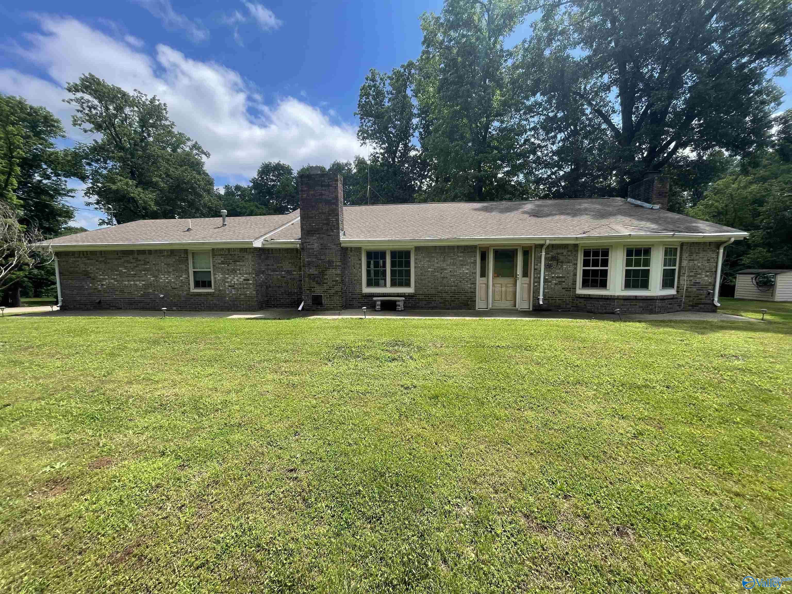 1061 Wheeler View Drive, Muscle Shoals, Alabama image 2