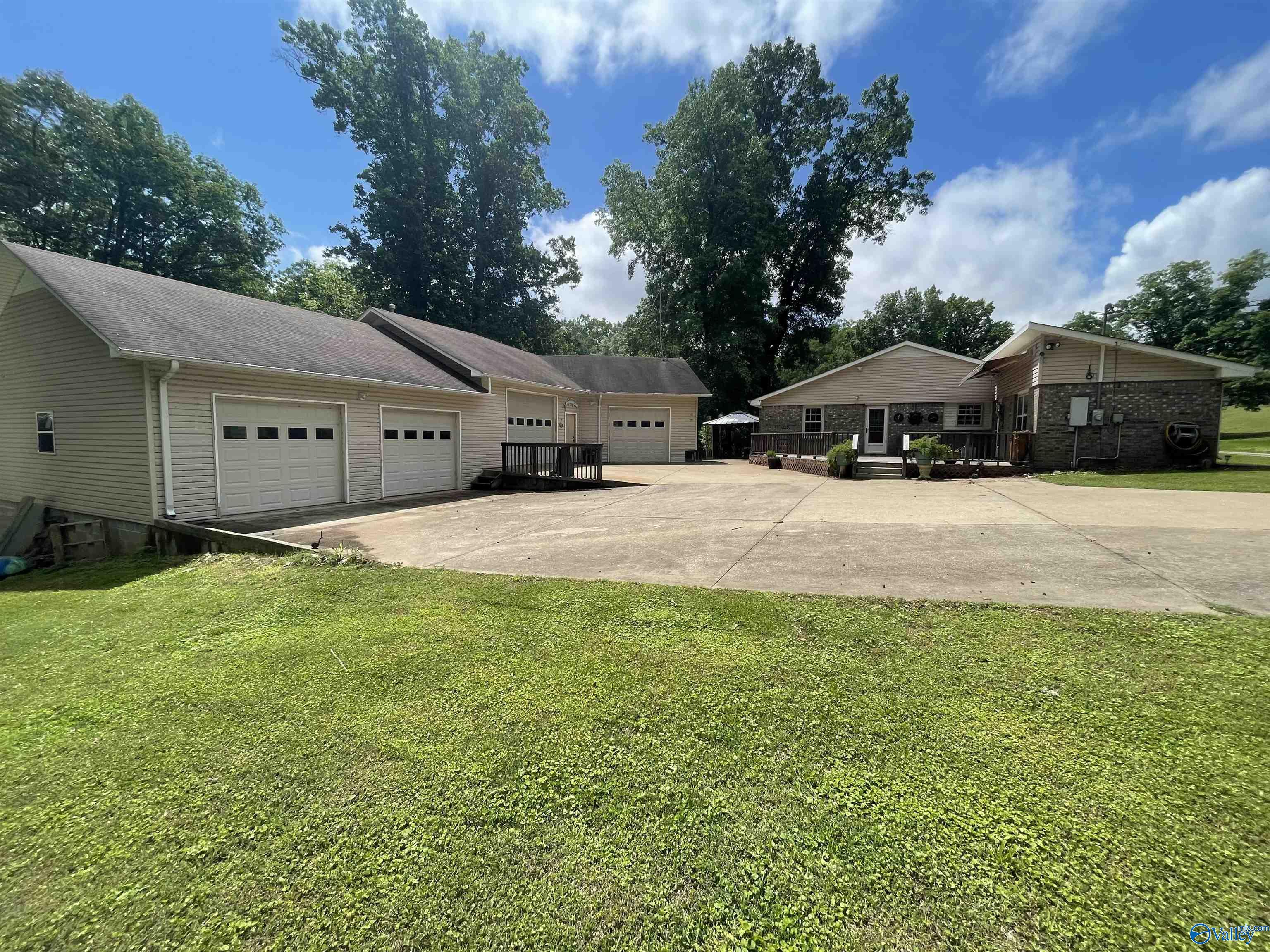 1061 Wheeler View Drive, Muscle Shoals, Alabama image 3