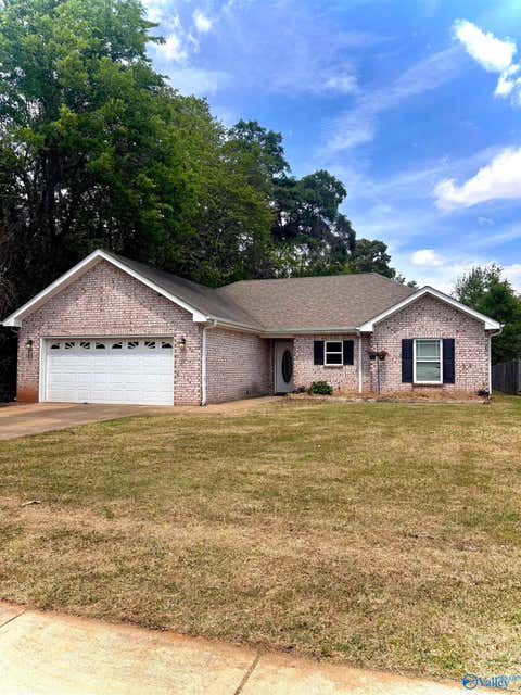 Homes For Sale - 103 Summerset Lane<br/> Huntsville, AL 35811