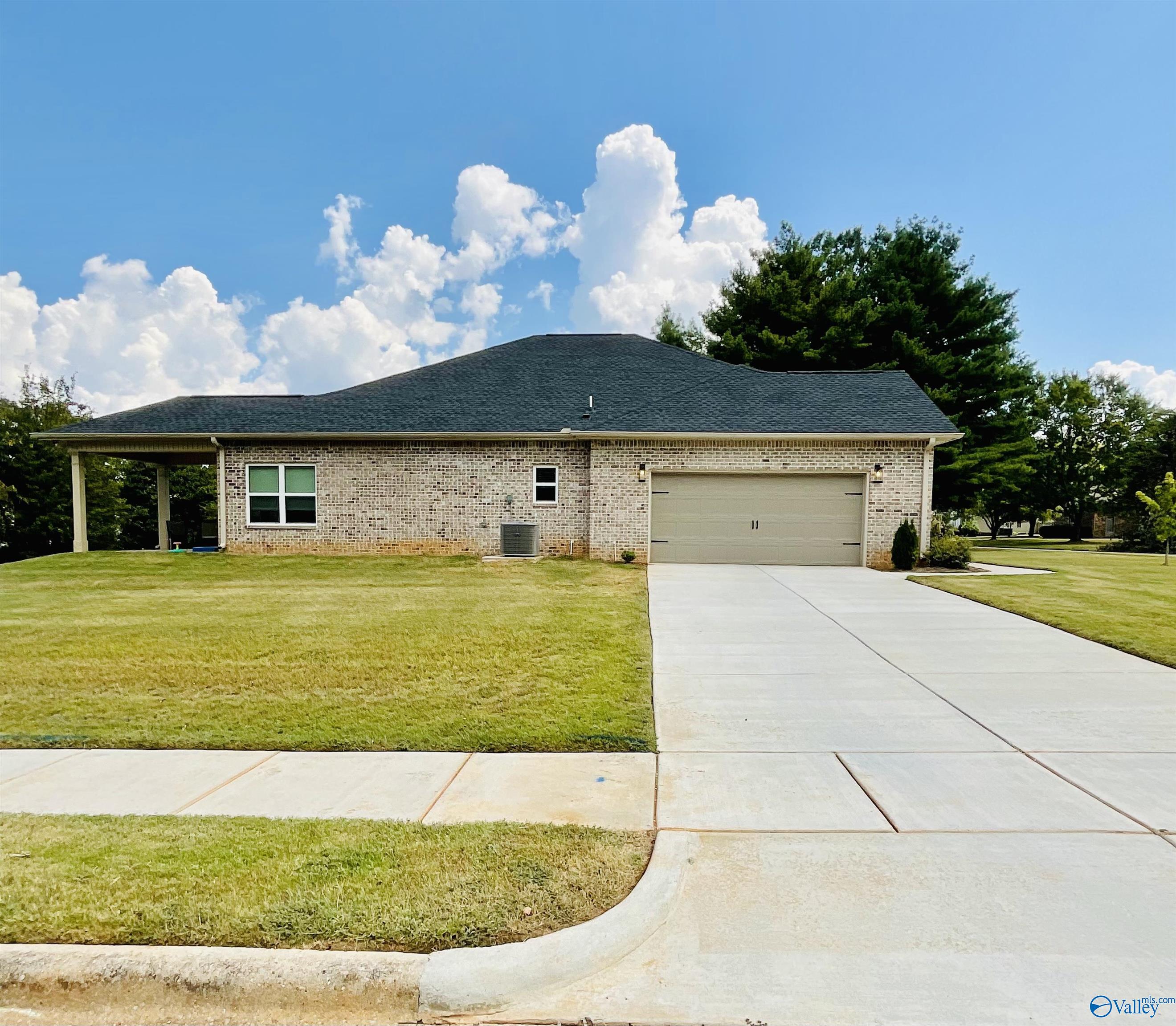 189 Topaz Road, Huntsville, Alabama image 2