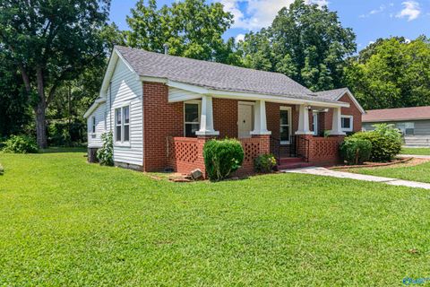 Homes For Sale - 509 12th Avenue<br/> Morgan County, Decatur, AL 35601