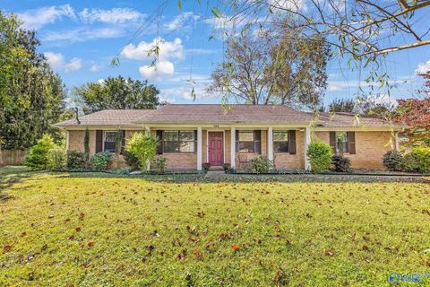 Homes For Sale - 102 Harpeth Drive<br/> New Market, AL 35761