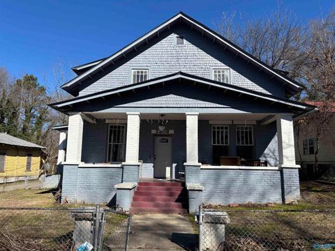 Photo of 2303 Dozier Street, Gadsden, AL 35904 (MLS # 21909564)
