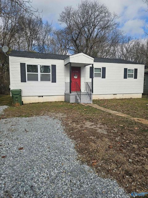 Homes For Sale - 2708 NW Cave Avenue<br/> Madison County, Huntsville, AL 35810