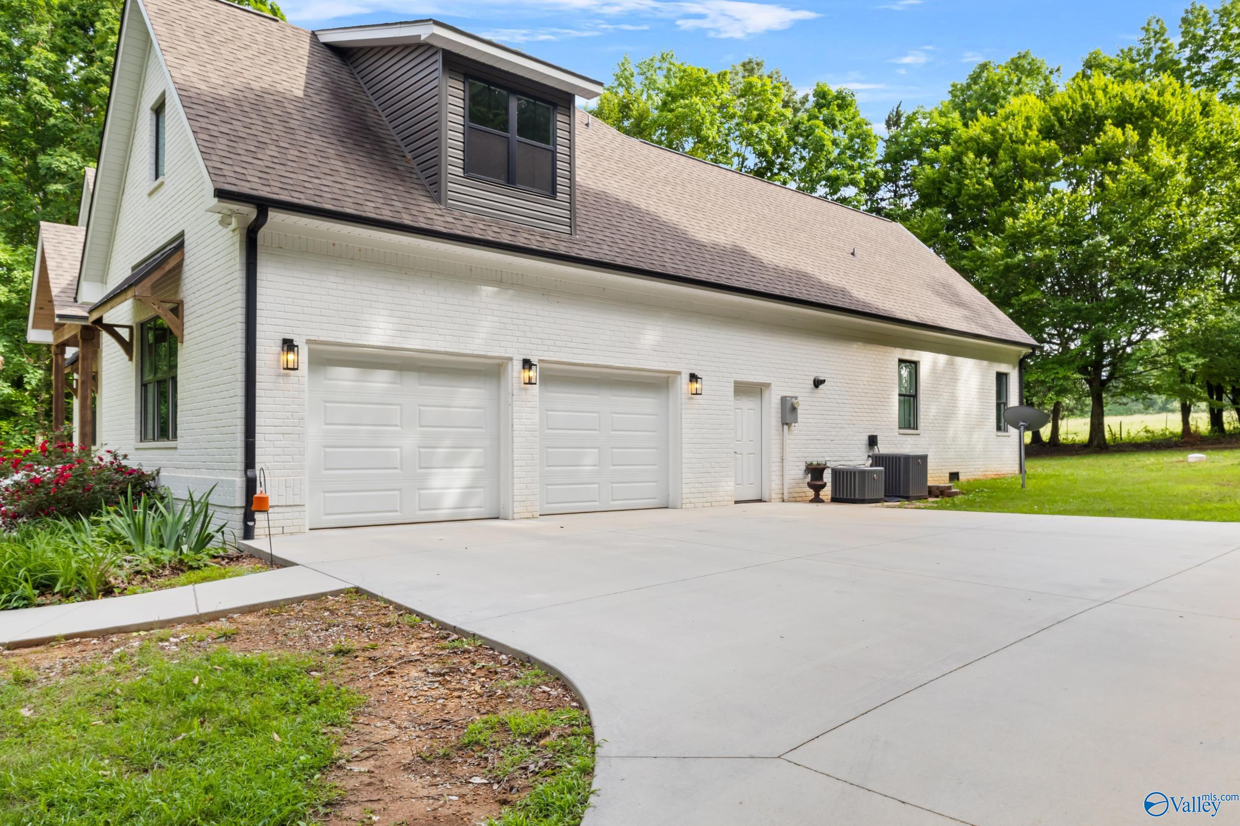 290 Poplar Springs Drive, Rogersville, Alabama image 4