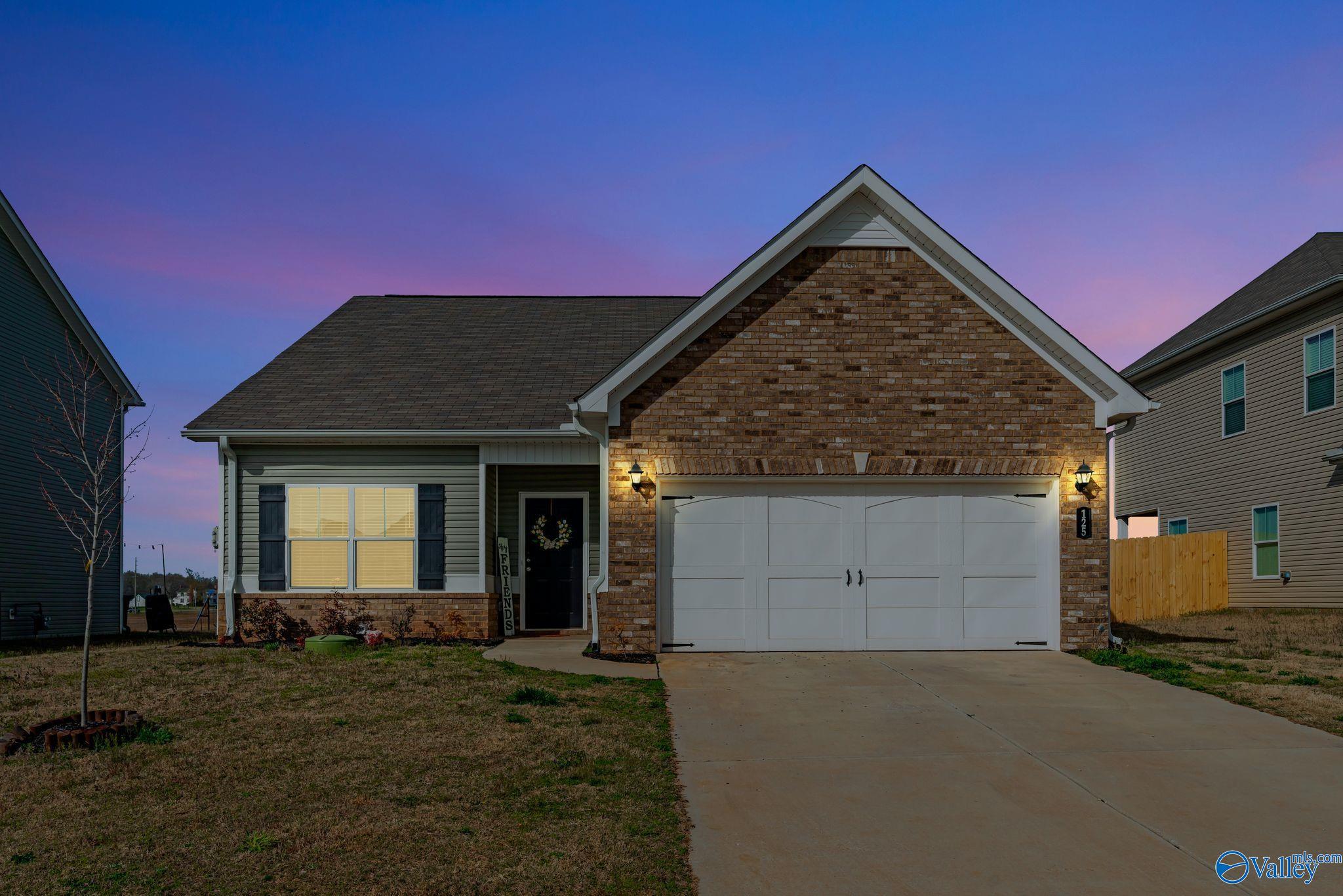 125 Story Ray Drive, New Market, Alabama image 2