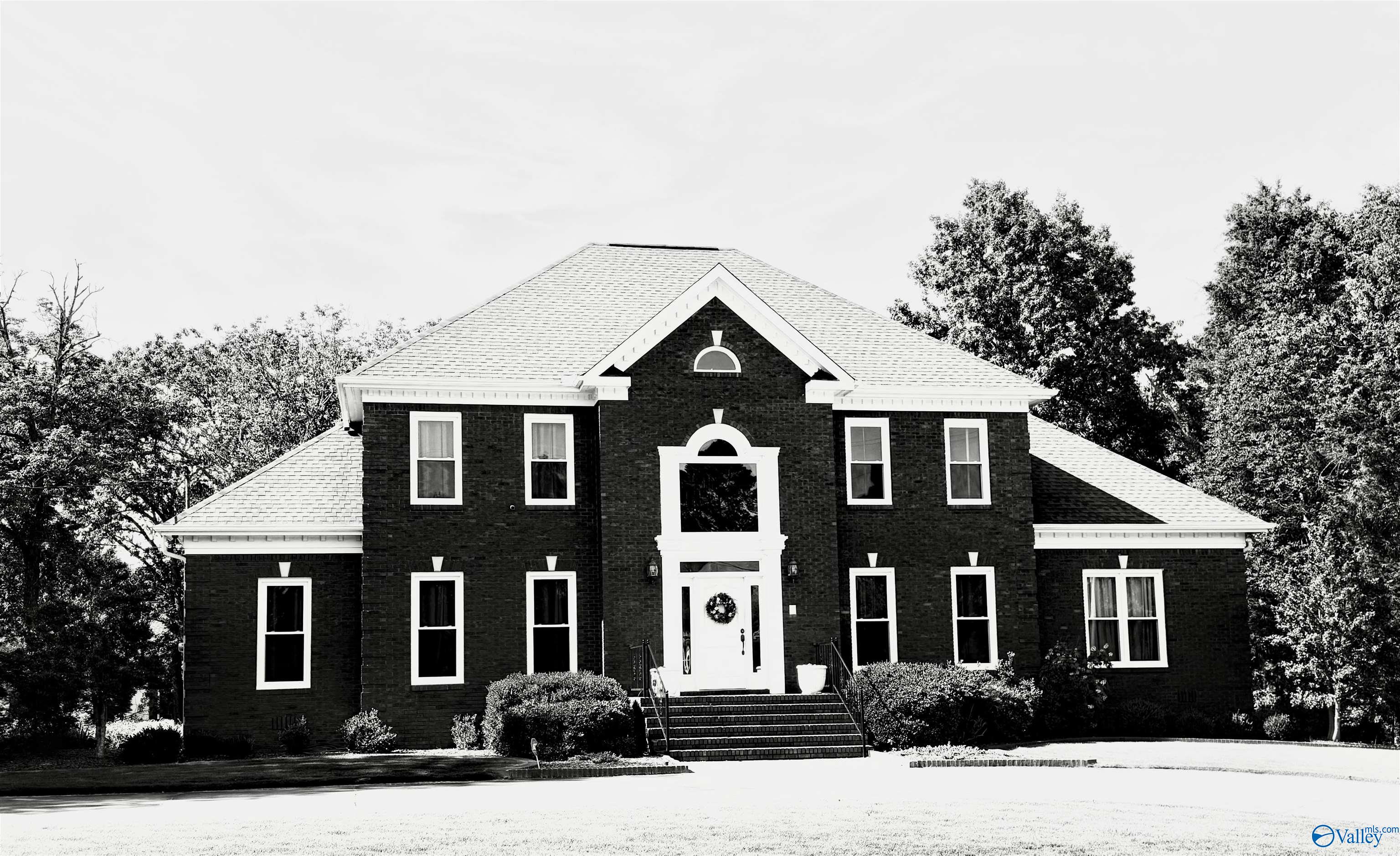 904 Whispering Pines Trail, Decatur, Alabama image 2