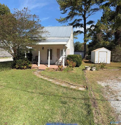 Photo of 219 Church Street, Gurley, AL 35748 (MLS # 21902334) Photo of 219 Church Street, Gurley, AL 35748 (MLS # 21902334)