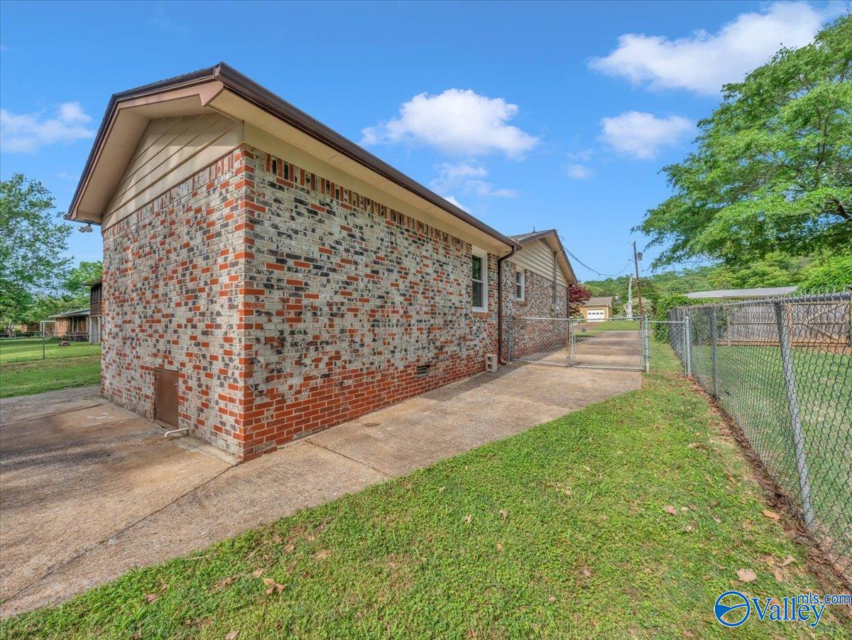 11316 Maplecrest Drive, Huntsville, Alabama image 4