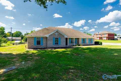 Homes For Sale - 100 Clubhouse Lane<br/> Madison, AL 35757