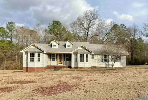 Homes For Sale - 405 County Highway 51<br/> Hamilton, AL 35570