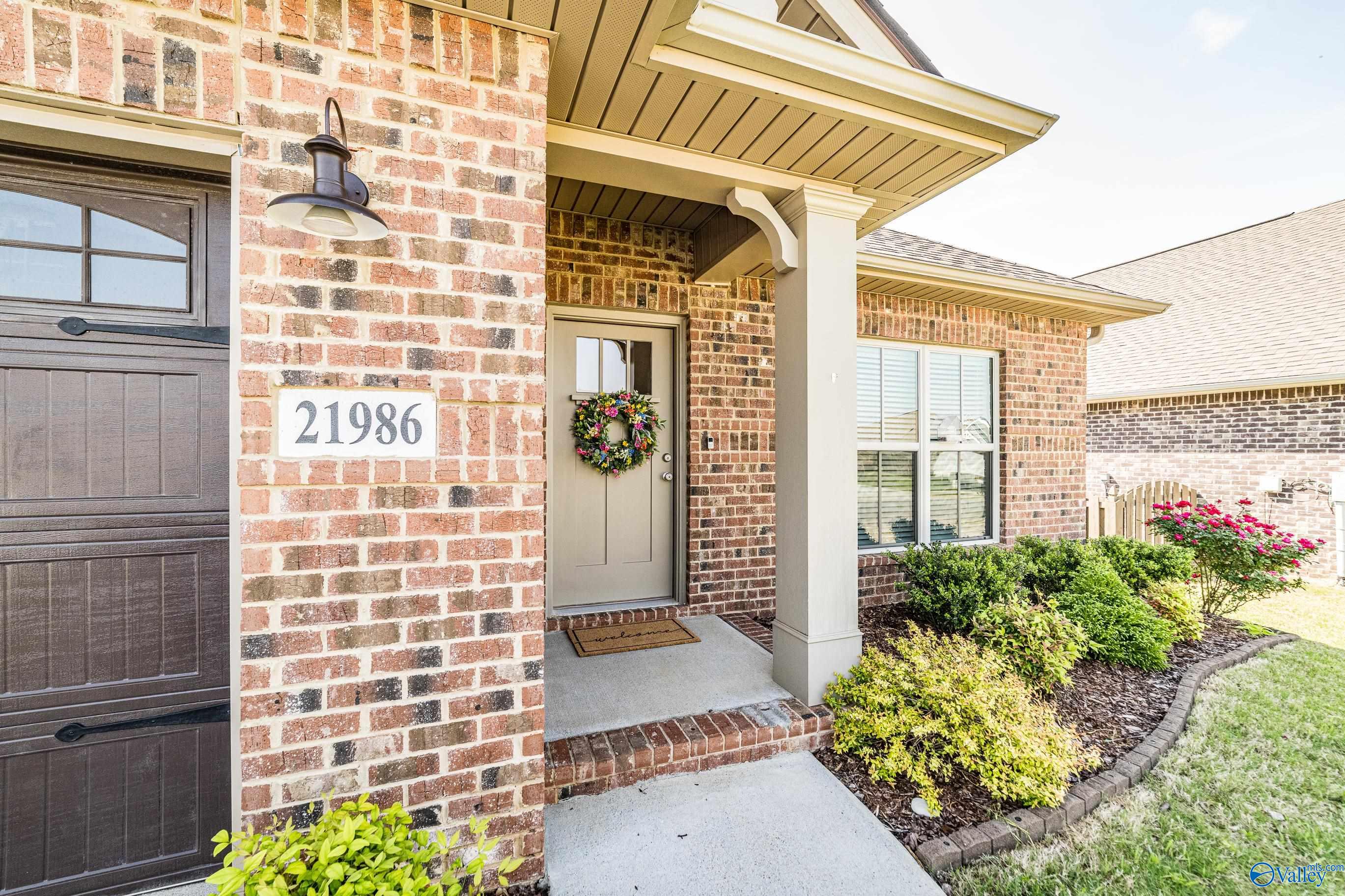 21986 Natures Cove Drive, Athens, Alabama image 2