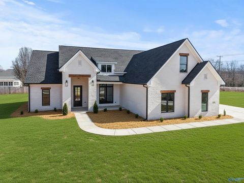 Homes For Sale - 122 Eden Lane<br/> Madison County, Huntsville, AL 35811