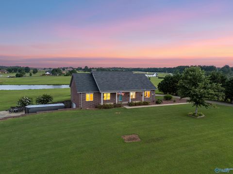 Homes For Sale - 2021 County Road 111<br/> Killen, AL 35645