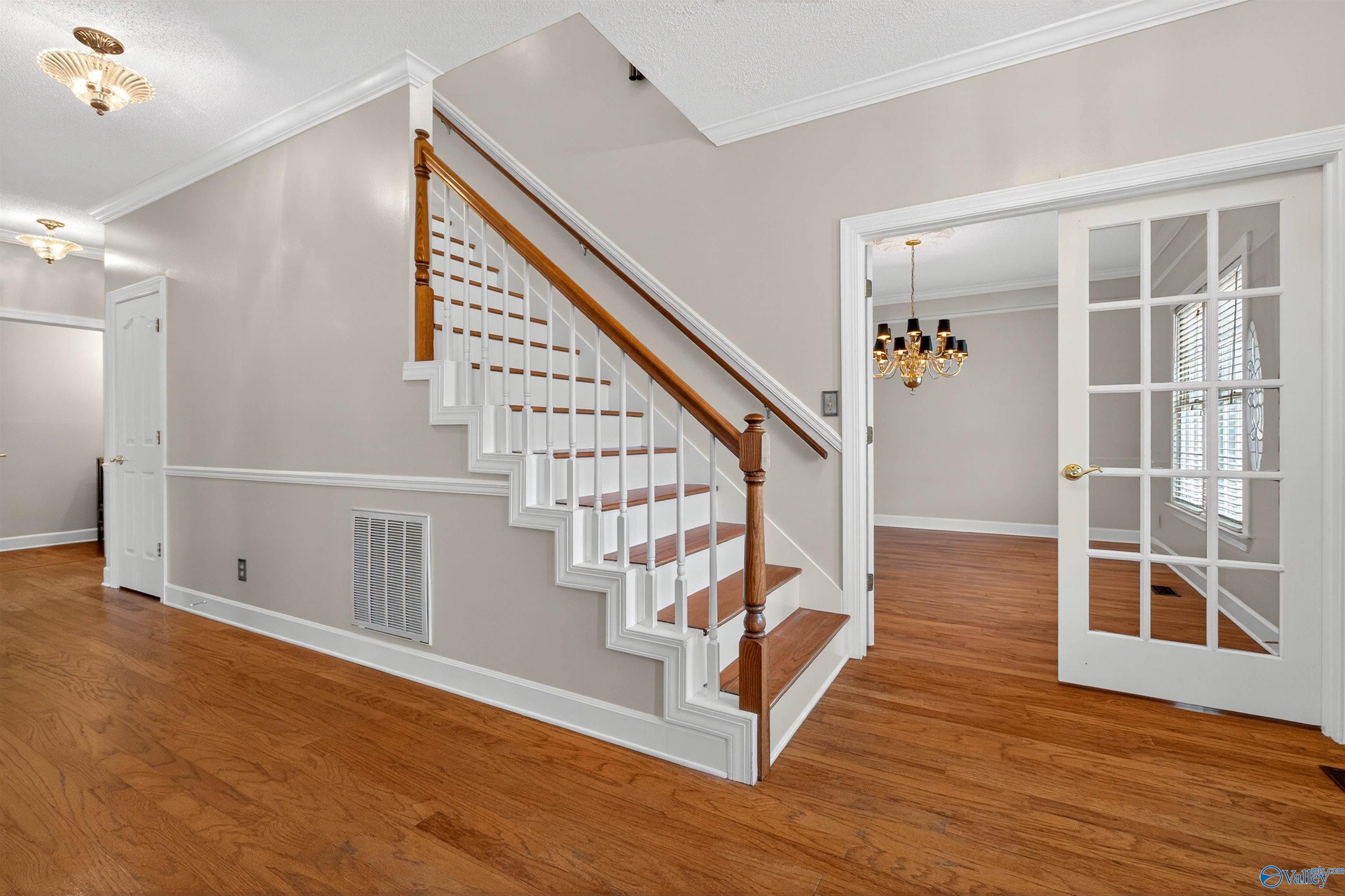 308 Mayfield Lane NE