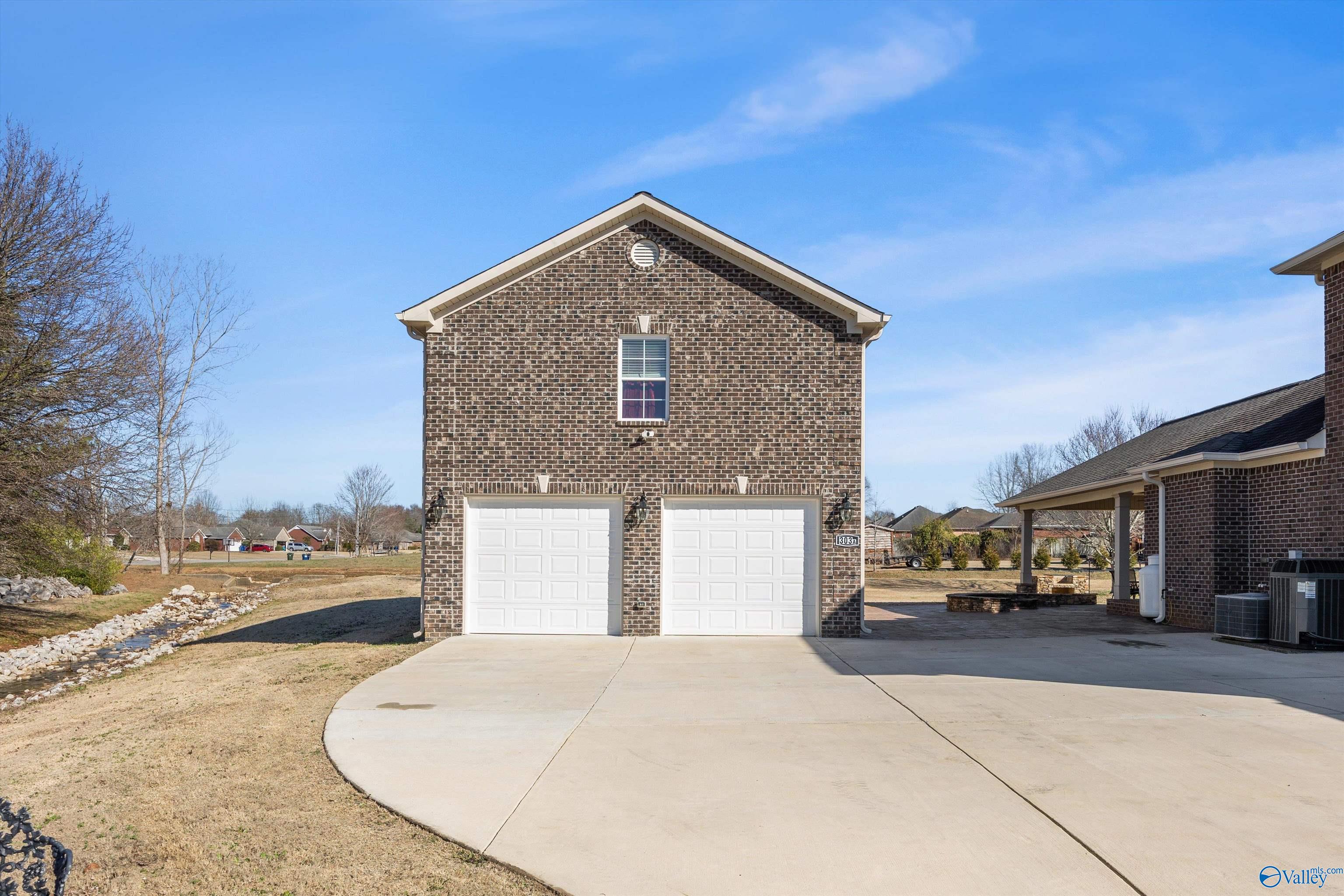 303 Ravens Crest Drive, New Market, Alabama image 3