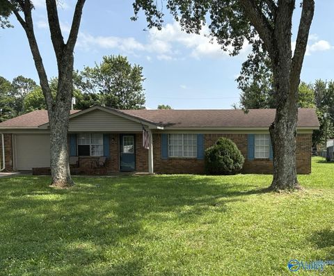 Homes For Rent - 21045 Myrtlewood Drive<br/> Athens, AL 35614