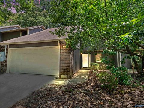 Townhouse For Sale - 304 Autumn Lane<br/> Madison, AL 35758
