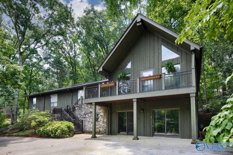 Homes For Sale - 3006 Barcody Road<br/> Huntsville, AL 35802