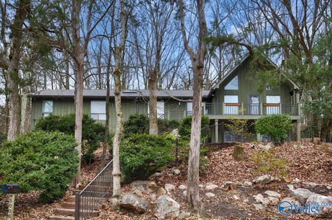 Photo of 3006 Barcody Road SE, Huntsville, AL 35802 (MLS # 21906685)