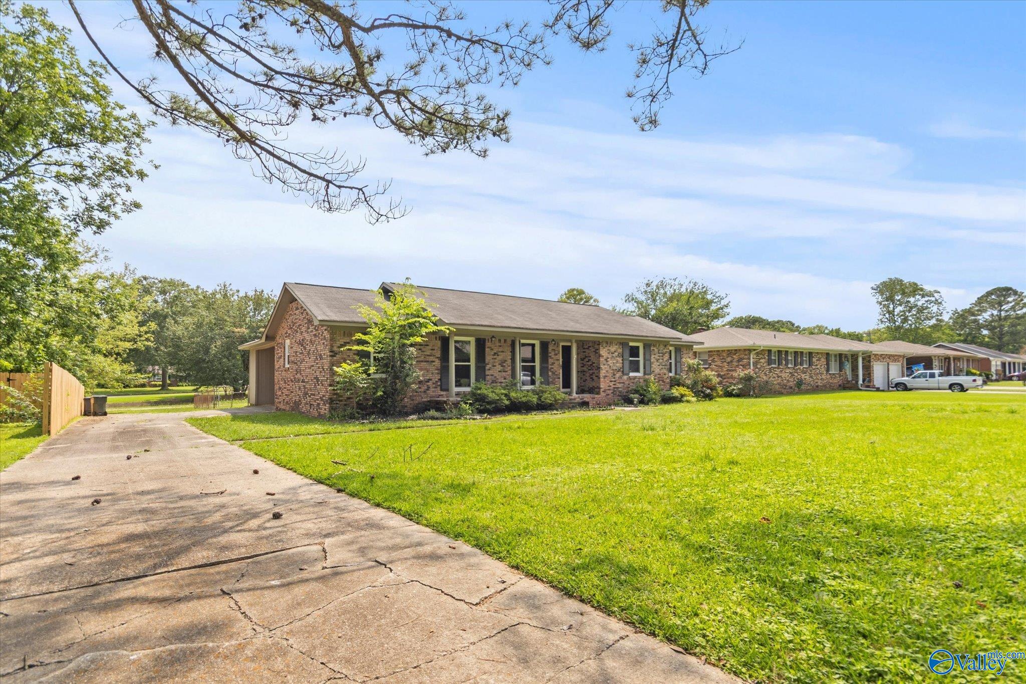 605 Holland Drive, Decatur, Alabama image 31