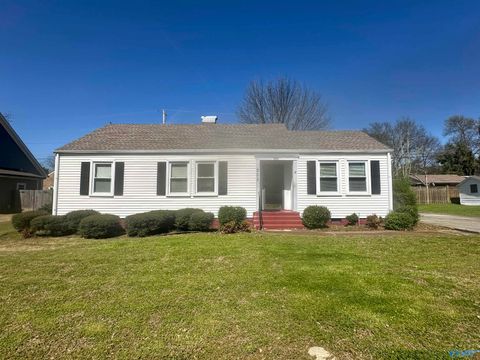 Photo of 202 Kent Road SW, Huntsville, AL 35801 (MLS # 21912229)