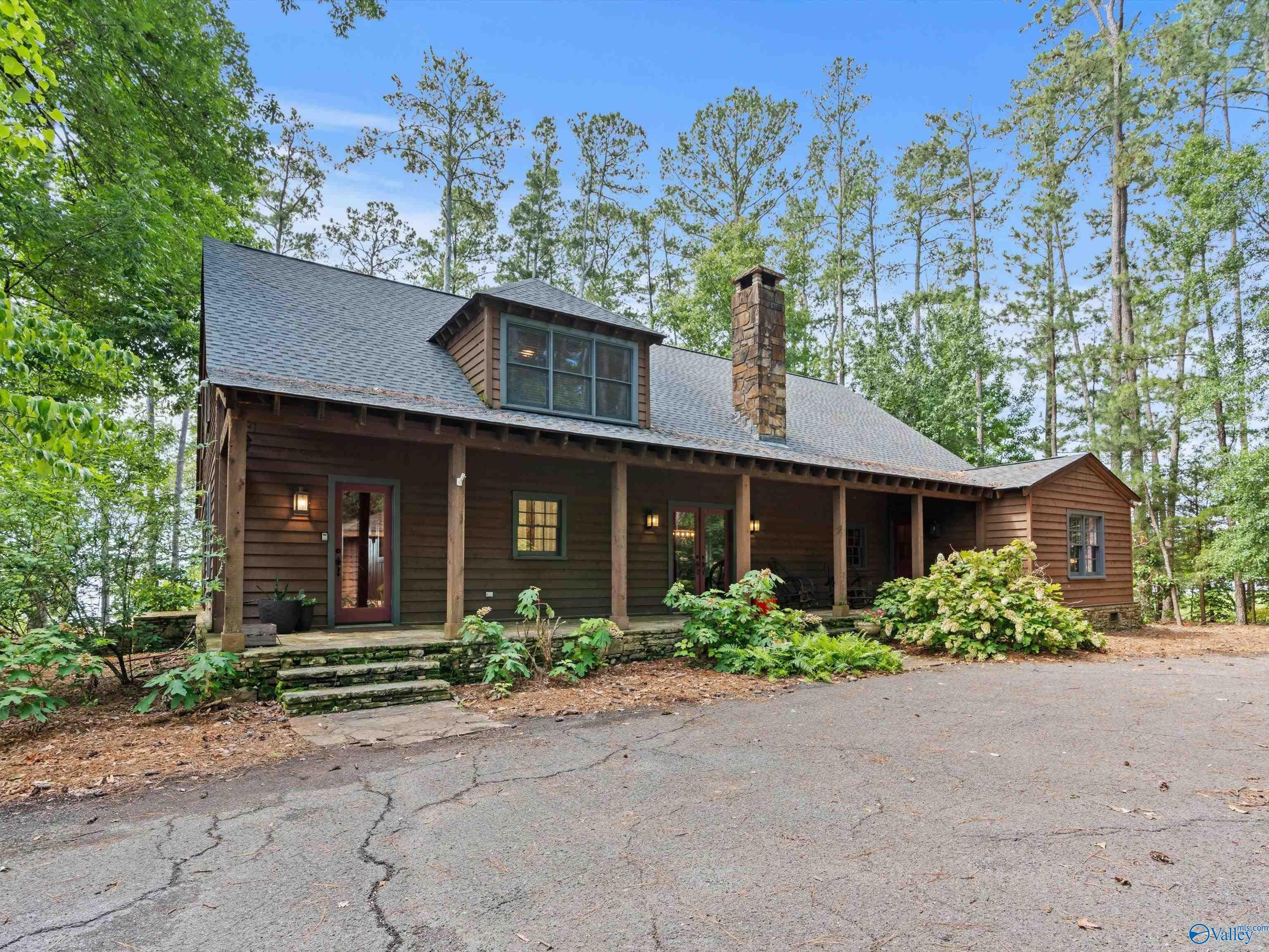 718 Pine Island Circle