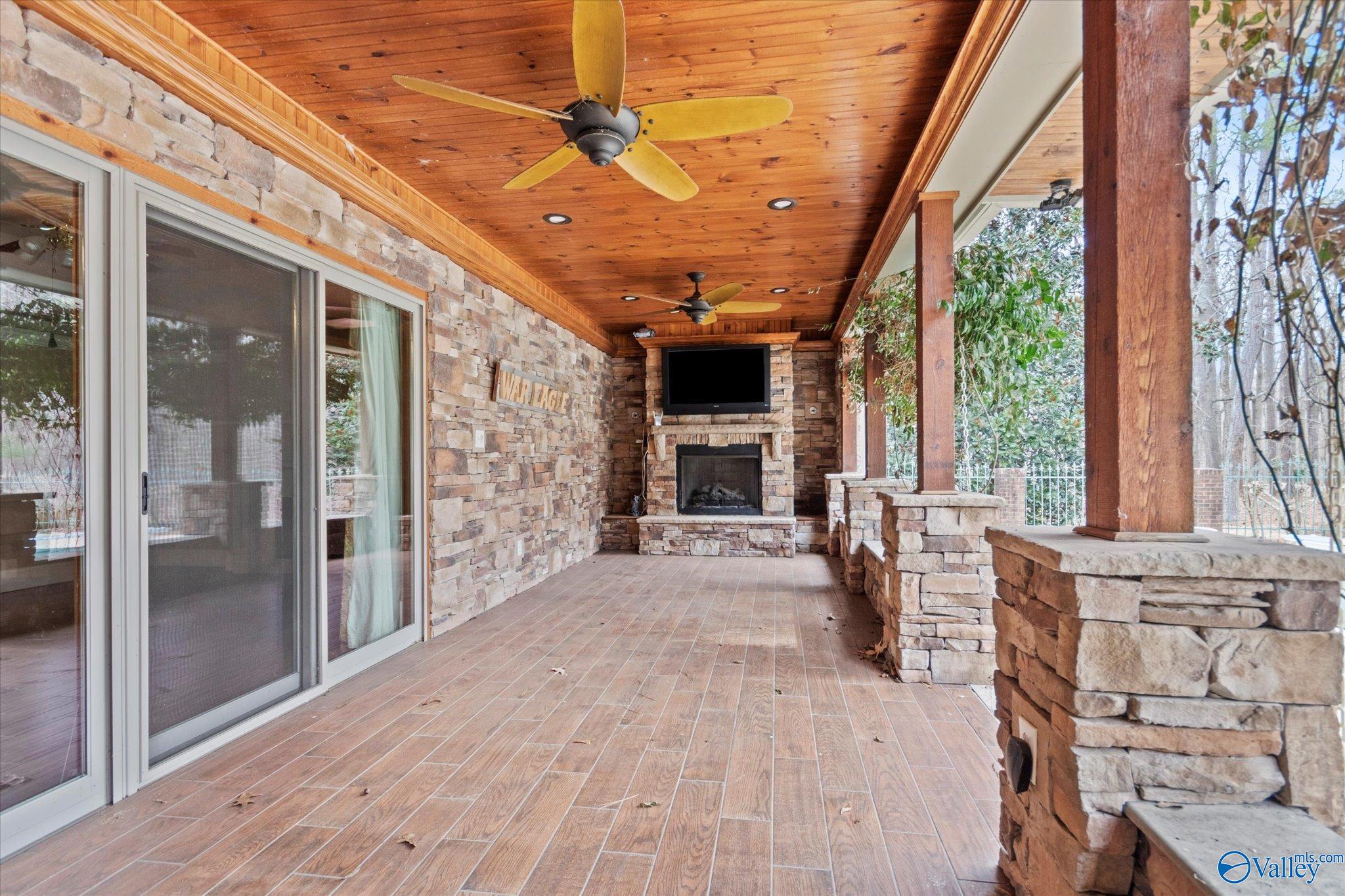 2939 Clemons Road, Scottsboro, Alabama image 16