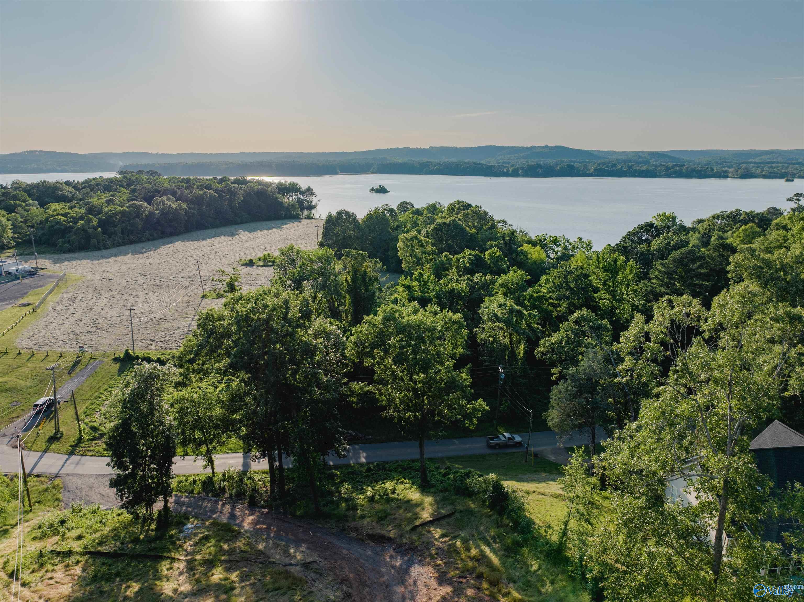 3445 Creek Path Road, Guntersville, Alabama image 4