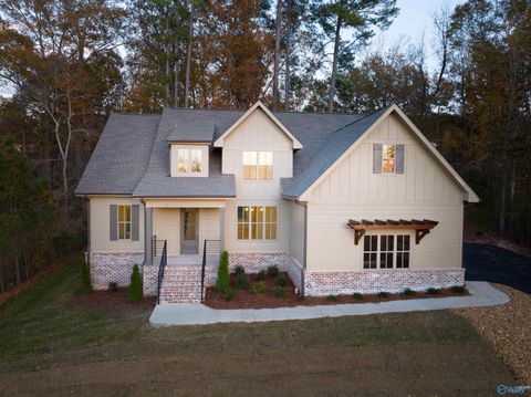 Homes For Sale - 3445 Creek Path Road<br/> Guntersville, AL 35976