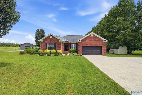 11333 WALL TRIANA HWY, TONEY, AL 35773 - Image df7010da4ddf69e0da562dbe4e5c7d11/1033302913