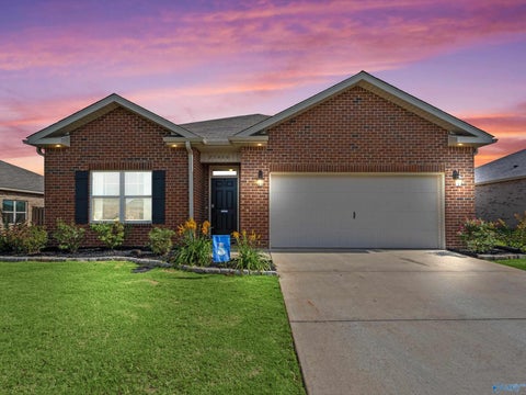 Homes For Sale - 25020 Delilah Circle<br/> Athens, AL 35613