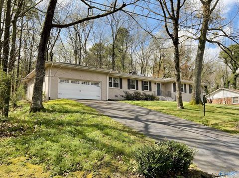 Homes For Sale - 3424 Creek Circle<br/> Guntersville, AL 35976