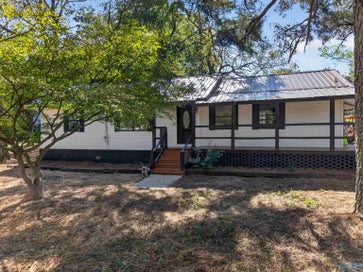 25 West Street Crossville AL 35962