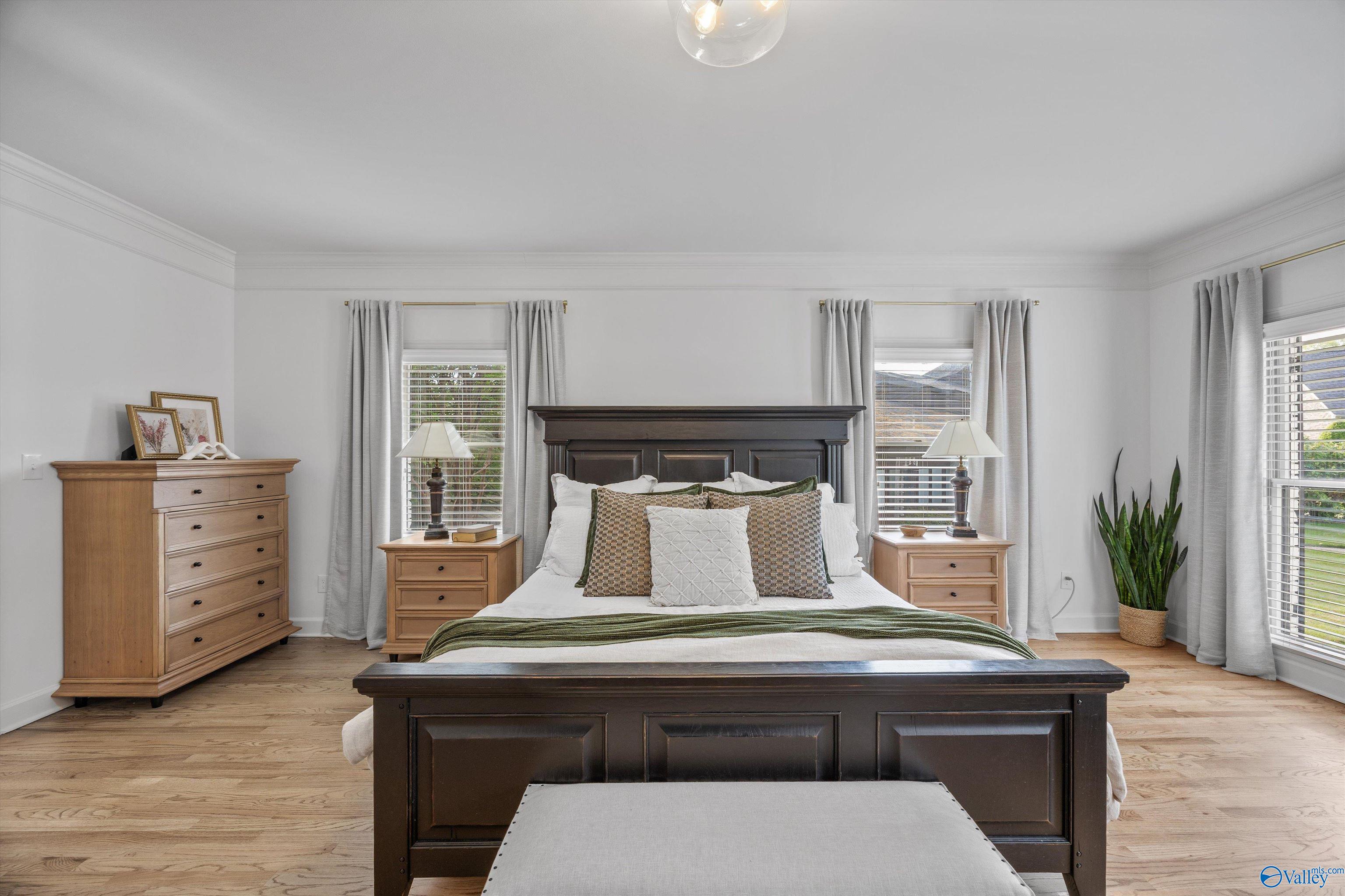 Huntsville, Alabama, 35802, United States, 5 Bedrooms Bedrooms, ,5 BathroomsBathrooms,Residential,Active,2037546