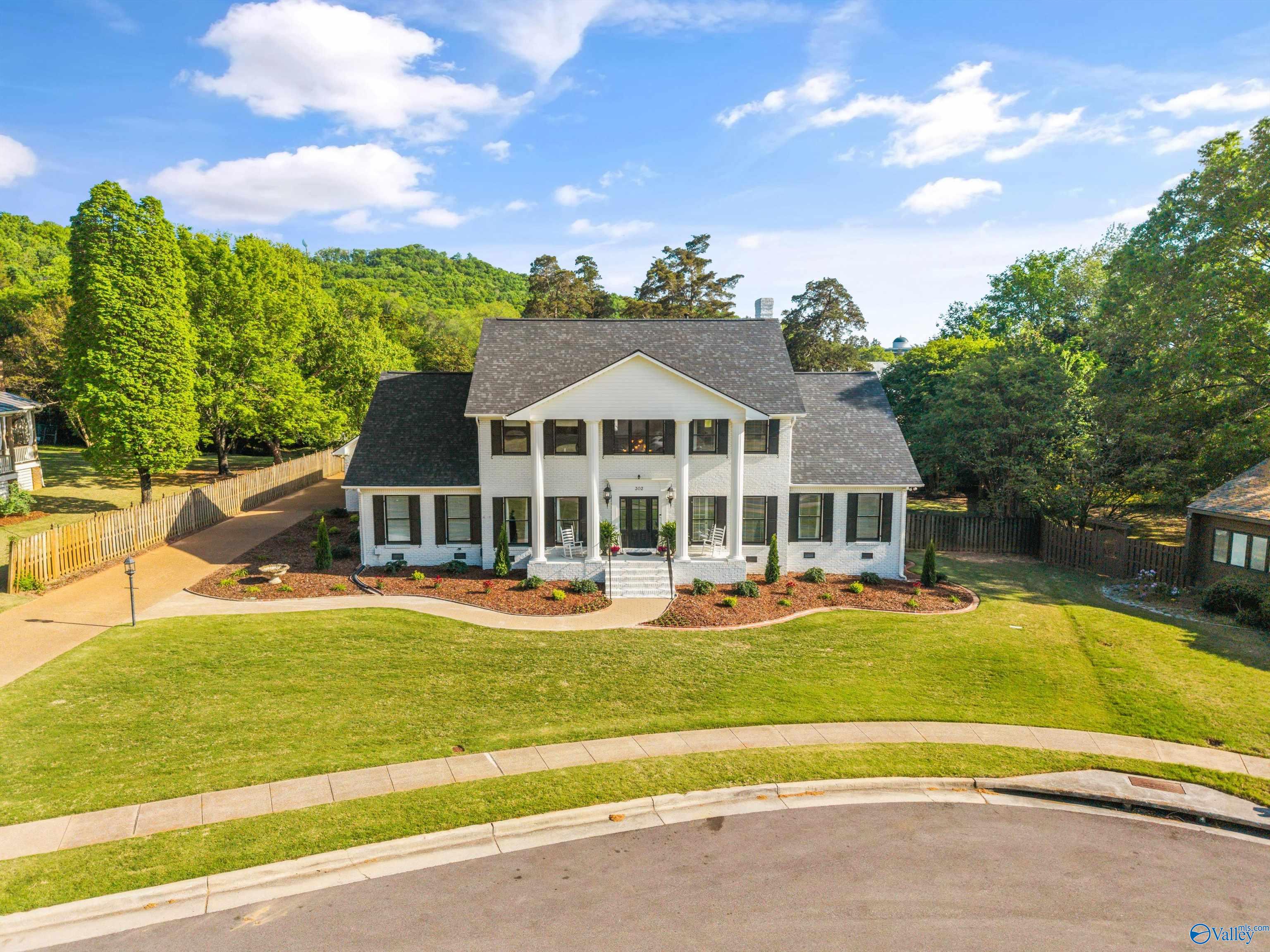 Huntsville, Alabama, 35802, United States, 5 Bedrooms Bedrooms, ,5 BathroomsBathrooms,Residential,Active,2037546