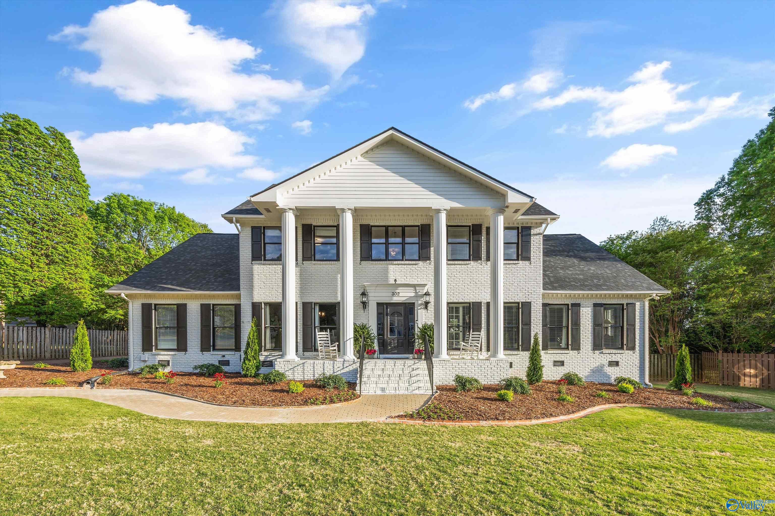 Huntsville, Alabama, 35802, United States, 5 Bedrooms Bedrooms, ,5 BathroomsBathrooms,Residential,Active,2037546