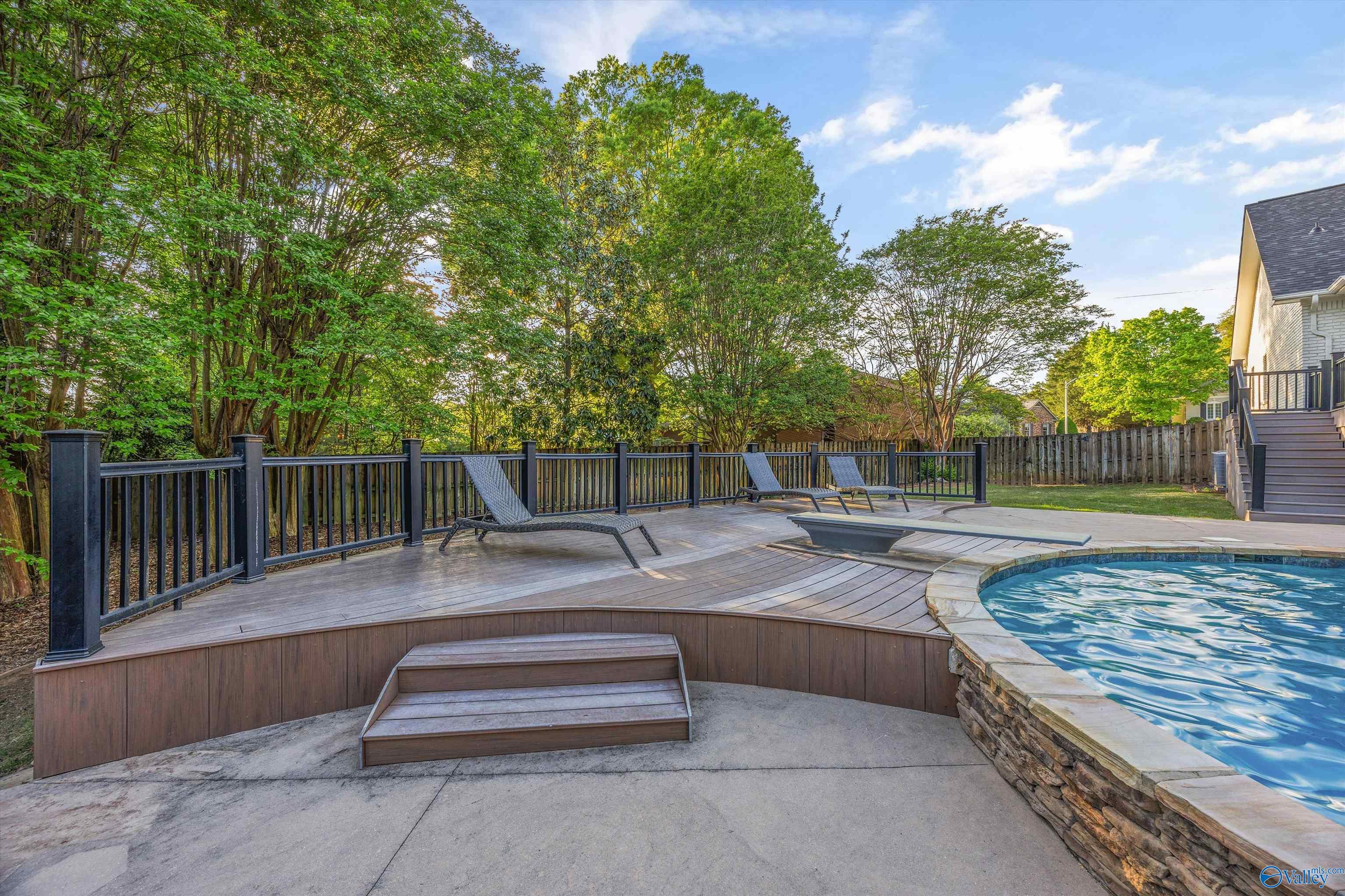 Huntsville, Alabama, 35802, United States, 5 Bedrooms Bedrooms, ,5 BathroomsBathrooms,Residential,Active,2037546