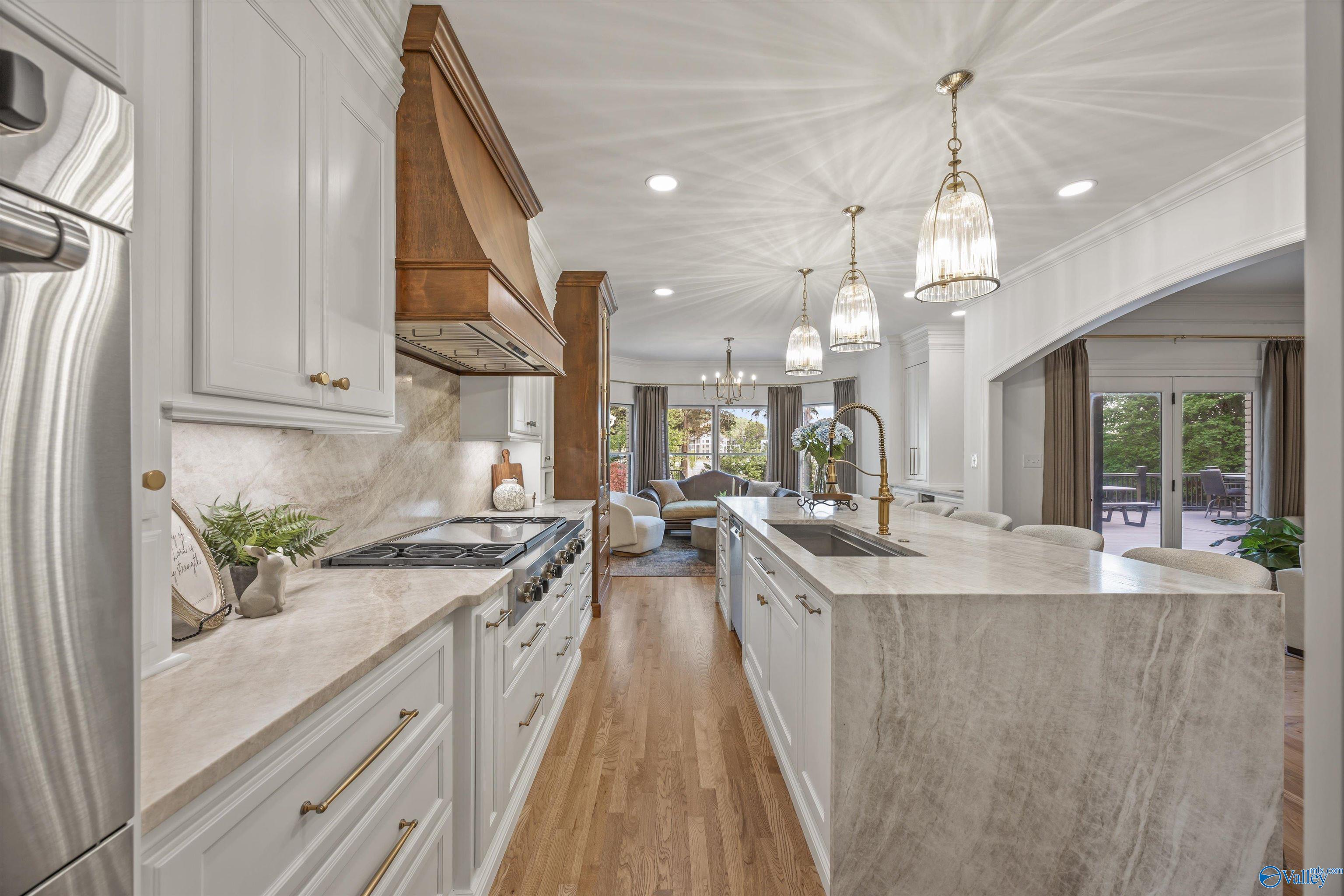 Huntsville, Alabama, 35802, United States, 5 Bedrooms Bedrooms, ,5 BathroomsBathrooms,Residential,Active,2037546