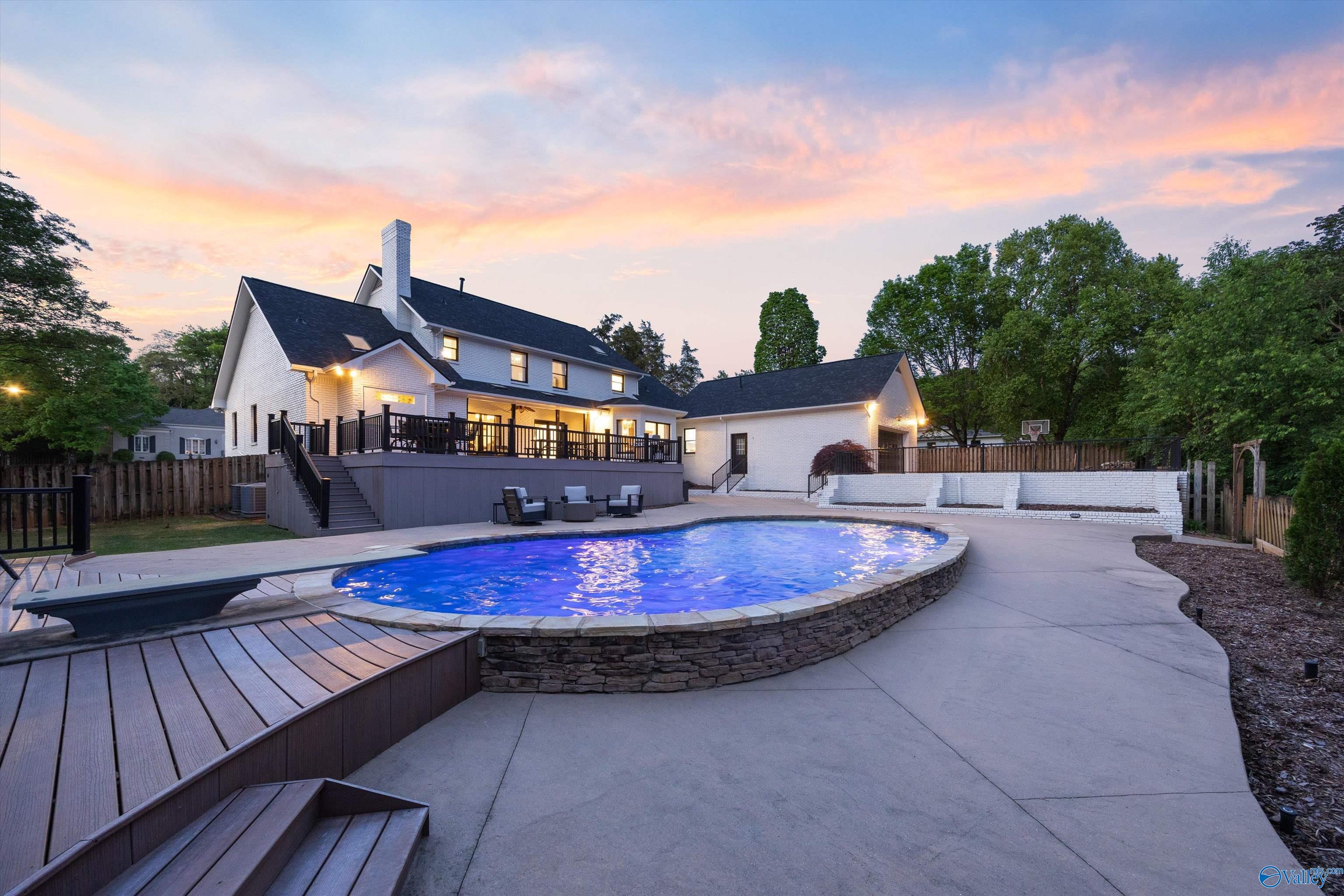 Huntsville, Alabama, 35802, United States, 5 Bedrooms Bedrooms, ,5 BathroomsBathrooms,Residential,Active,2037546