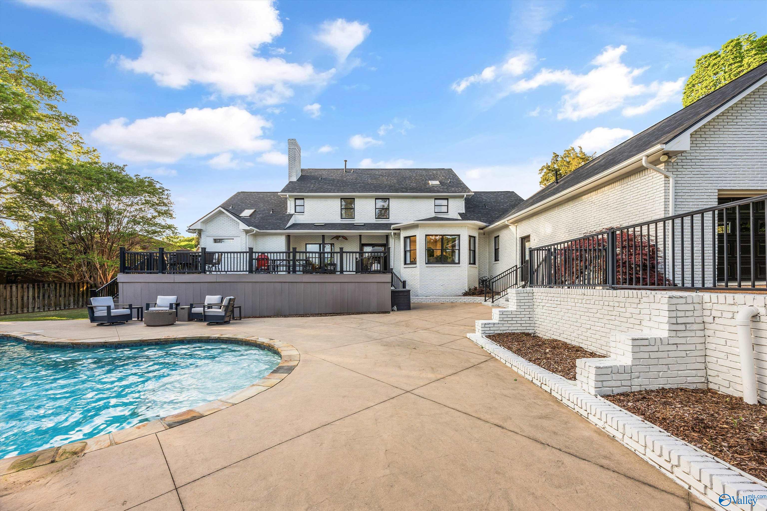 Huntsville, Alabama, 35802, United States, 5 Bedrooms Bedrooms, ,5 BathroomsBathrooms,Residential,Active,2037546
