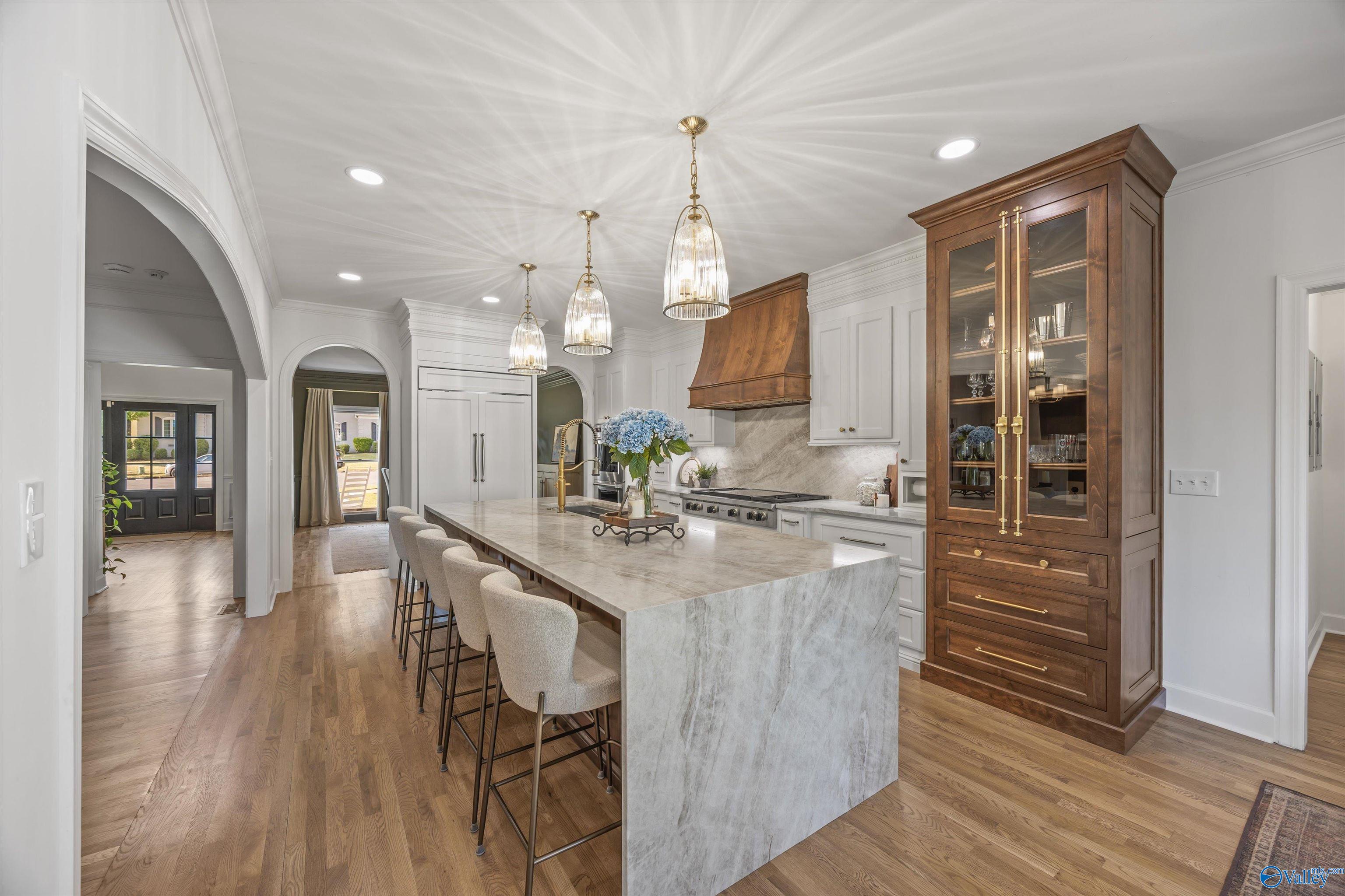 Huntsville, Alabama, 35802, United States, 5 Bedrooms Bedrooms, ,5 BathroomsBathrooms,Residential,Active,2037546