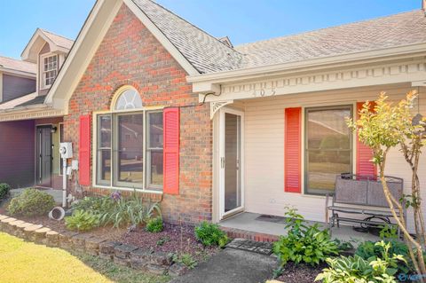 Townhouse For Sale - 405 Covina Drive<br/> Decatur, AL 35603