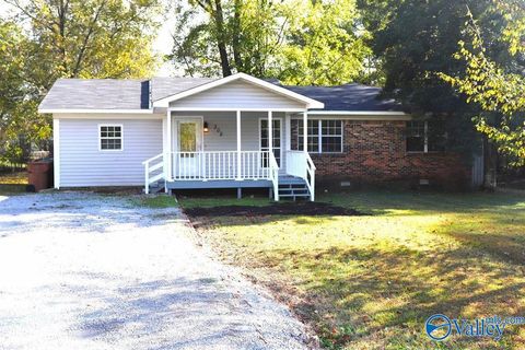 Homes For Sale - 308 Sunset Street<br/> Hartselle, AL 35640