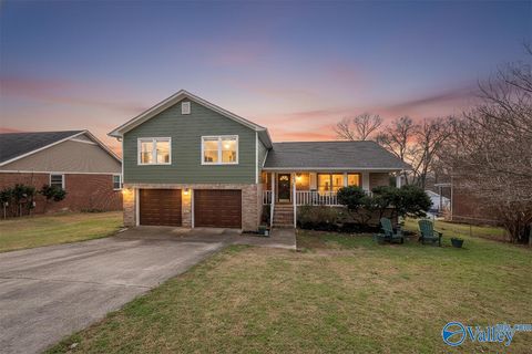 Photo of 2404 Dairy Lane NE, Huntsville, AL 35811 (MLS # 21908179)