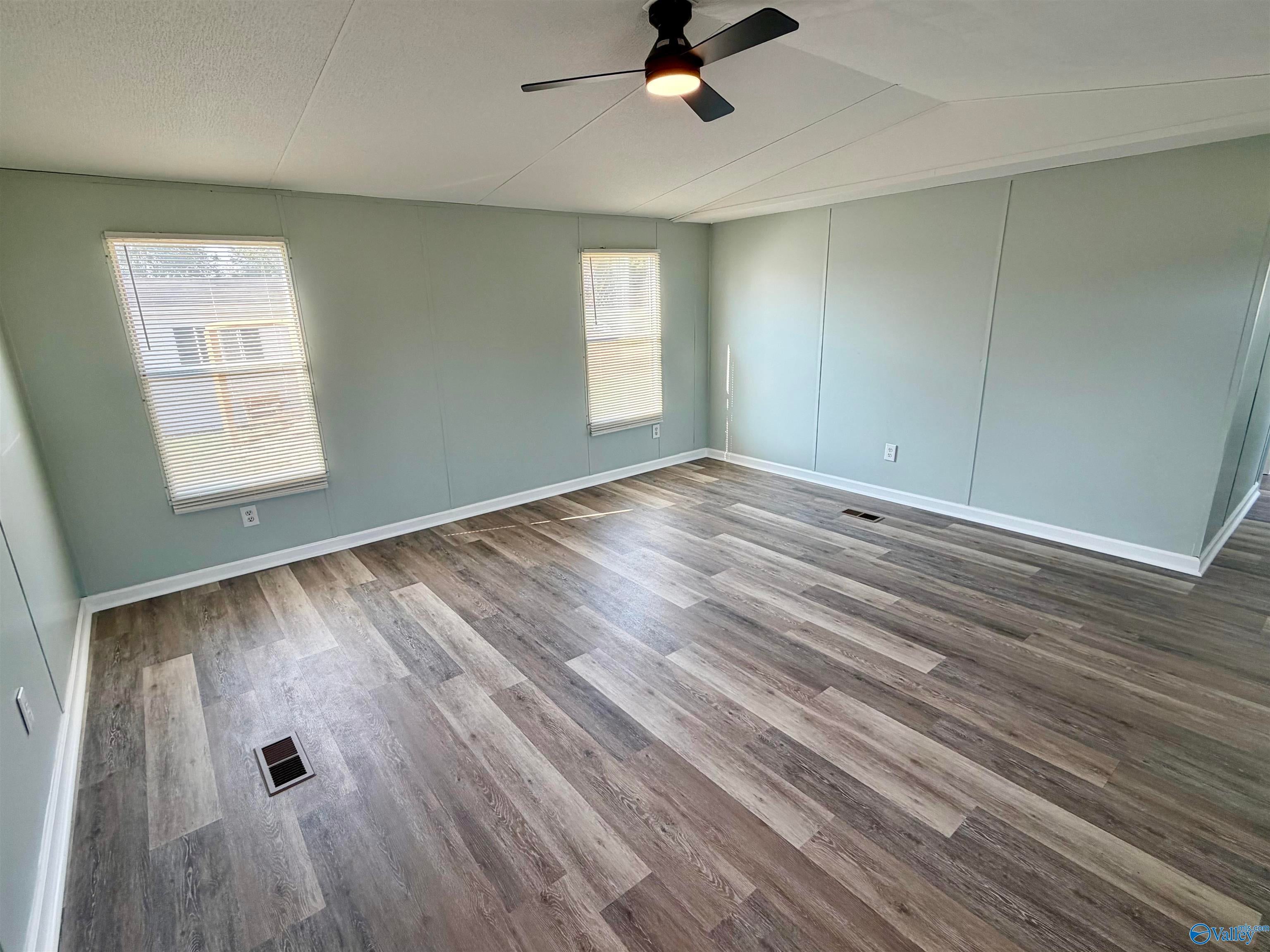 24104 Bain Road - Photo 2
