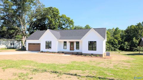 Homes For Sale - 6383 Rocky Ford Road<br/> Hokes Bluff, AL 35903