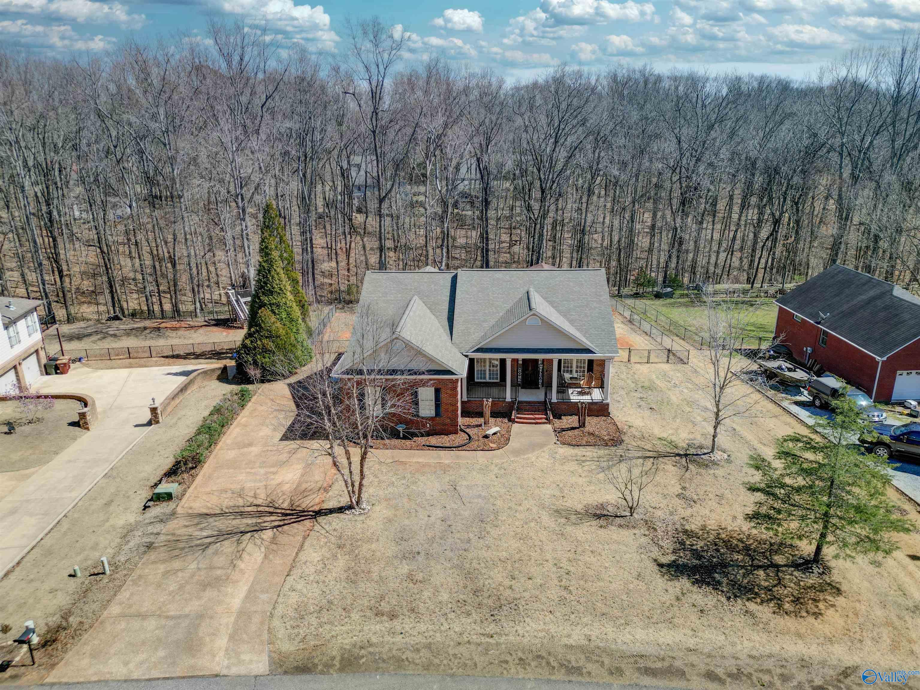 24512 Oak Drive, Elkmont, Alabama image 1
