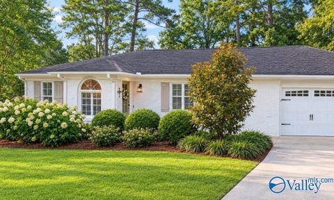 Homes For Sale - 162 Azalea Drive<br/> Gadsden, AL 35901